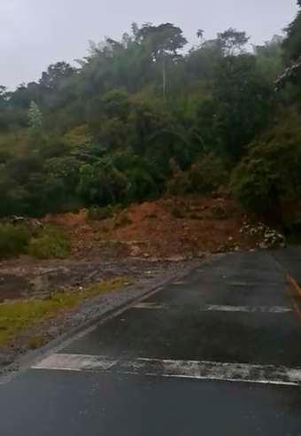 Cierre de la vía Panamericana en Cauca impide tránsito de mercancías entre el Centro y Sur del país. FOTO Colprensa