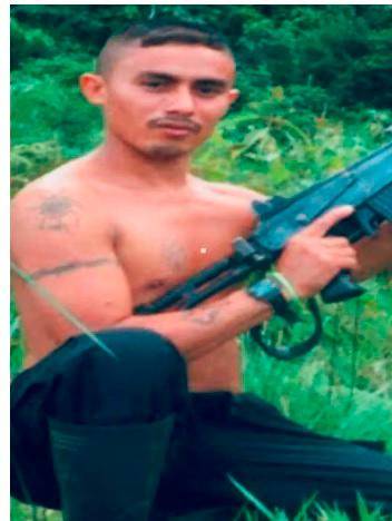 Trabajadores en el Arco Minero venezolano. Muchos de ellos denuncian que el ELN manda en la zona y les cobra extorsiones por el oro arañado a la tierra. “Alex Bonito” manda en las minas. FOTO transparencia venezuela
