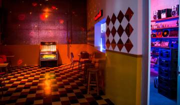 Amores de Arrabal es el bar que Lorena Zuluaga creó al interior del Mamm para esta exposición, habrá presentaciones en vivo y el espectador será parte de la instalación.<span class=mln_uppercase_mln> FOTOS</span> <b><span class=mln_uppercase_mln>JULIO CÉSAR HERRERA</span></b>