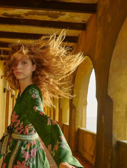 Uno de los looks que estarán en la pasarela. FOTO CORTESÍA