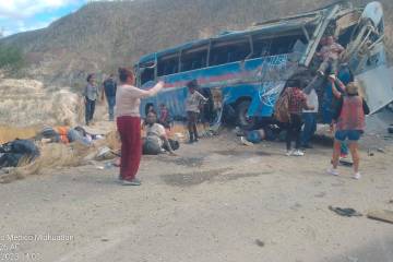 El siniestro vial deja, de momento, 17 personas fallecidas. FOTO CORTESÍA 