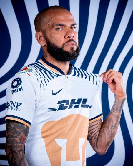 Danie Alves fue expulsado de los Pumas de México el mismo día de su captura en España. FOTO CORTESÍA 