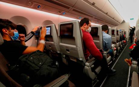 Las nuevas recomendaciones se dan para evitar la propagación de las nuevas cepas del virus que hay. FOTO Manuel Saldarriaga