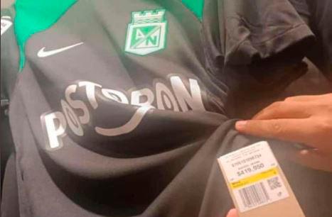 Esta es la imagen filtrada, en la que supuestamente el precio de la camiseta sería de $419.950. FOTO IMAGEN TOMADA DE TWITTER