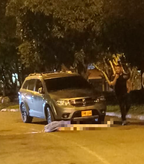 La víctima de este homicidio, registrado en el barrio Belén Granada, sería un presunto fletero. FOTO: CORTESÍA DENUNCIAS ANTIOQUIA