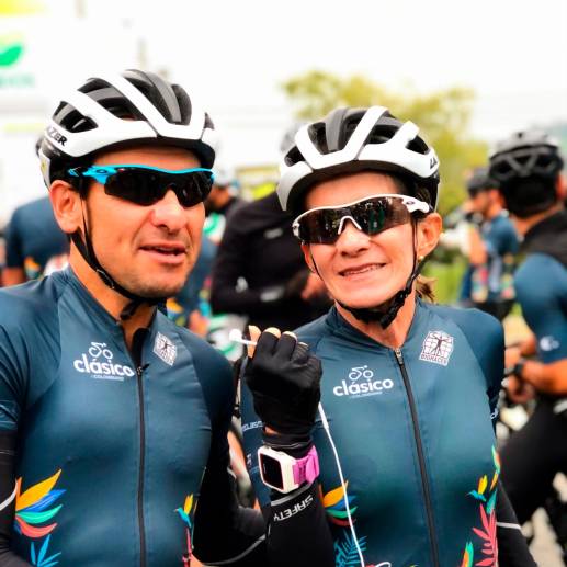María Carmenza Morales y Ricardo Cardeño, extriatletas y medallistas panamericanos, mostraron toda su calidad este domingo en el Oriente con motivo del Clásico EC.<span class="mln_uppercase_mln"> </span><span class="mln_uppercase_mln">FOTO</span> <b><span class="mln_uppercase_mln">JOHAN GARCÍA</span></b>