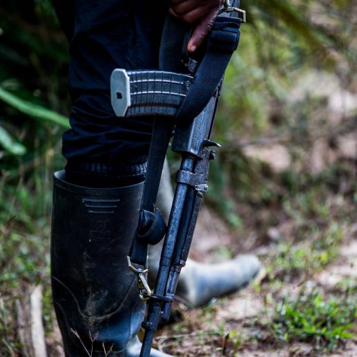 El ladrón atemorizaba a los habitantes locales portando un fusil y pasamontañas. FOTO IMAGEN DE REFERENCIA: JULIO CÉSAR HERRERA ECHEVERRI