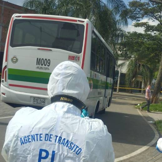 Bus que aplasto al habitante de calle. Foto: Cortesía