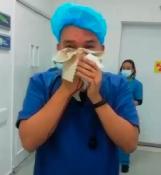 El médico fue atacado en su rostro por un borracho en un nuevo caso de irrespeto a la misión médica en la ciudad. FOTO CORTESÍA