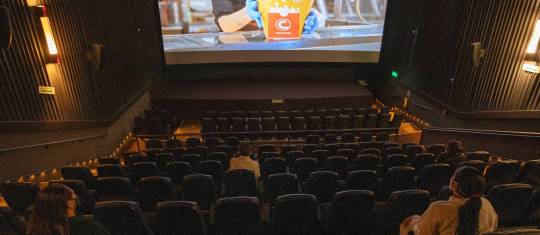 Con protocolos de bioseguridad están operando varias salas de cine en Medellín. Foto: Edwin Bustamante Restrepo
