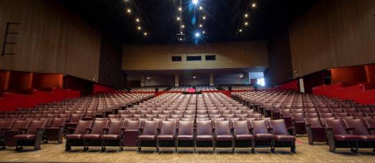 La reapertura será escalonada. Se espera que para abril todas las salas de teatro de la ciudad puedan abrir. El teatro Pablo Tobón tendrá esta noche, a las 7:00 p.m., un concierto de reactivación. FOTO Edwin Bustamante Restrepo