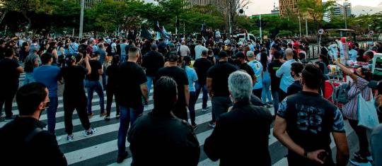 El viernes en la tarde hubo protestas en La Alpujarra por el toque de queda. FOTO JAIME PÉREZ
