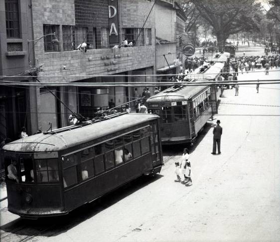 Así se veía el antiguo tranvía en funcionamiento en las primeras décadas del siglo XX. Foto: Archivo El Colombiano