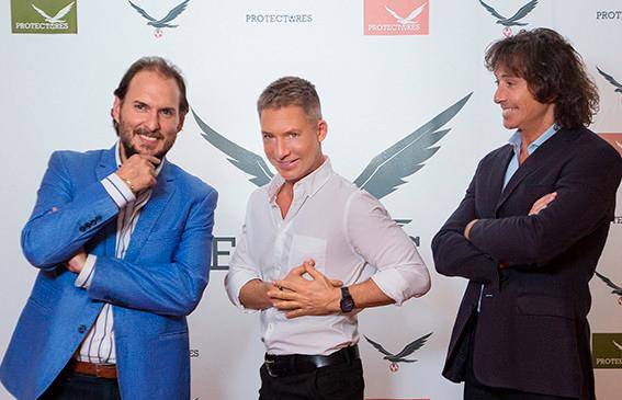 Andrés Parra y los argentinos Adrián Suar y Gustavo Bermúdez son los protagonistas de Los Protectores, que se estrenó el pasado 9 de marzo en Star +. FOTO Cortesía Star + 
