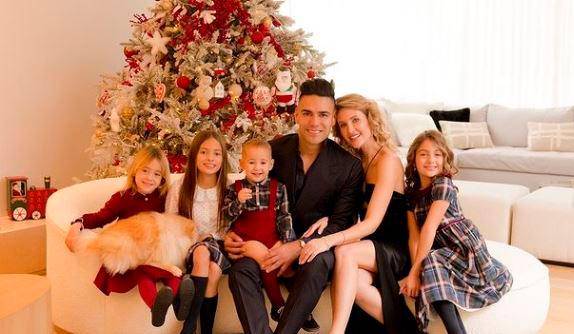 El goleador Radamel Falcao García junto a su familia. FOTO INSTAGRAM DE FALCAO