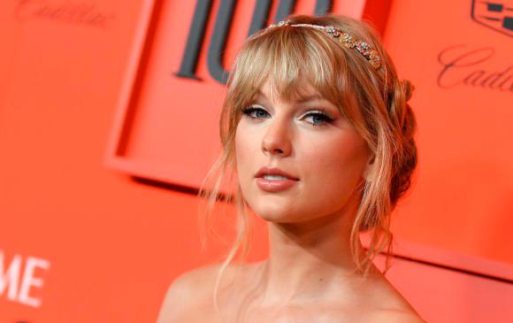 Taylor Swift salió a controvertir Damon Albarn, fundador de Gorillaz, que negó que ella escribiera sus propias canciones. FOTO AFP