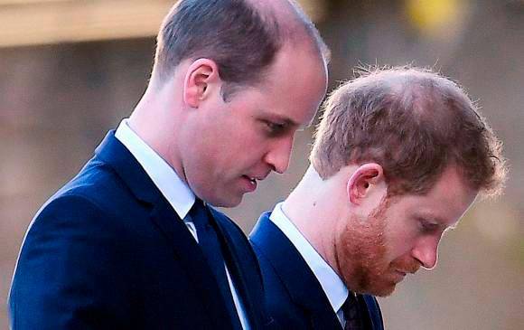 El príncipe William es el heredero al trono, criado para ser rey, mientras que el segundo, el príncipe Harry, ha sido desde pequeño el “sobrante”. FOTO: Archivo