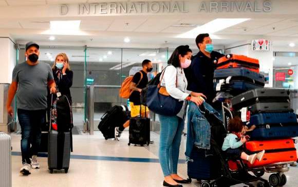 Vacuna anticovid y prueba negativa: requisitos para viajar a Estados Unidos