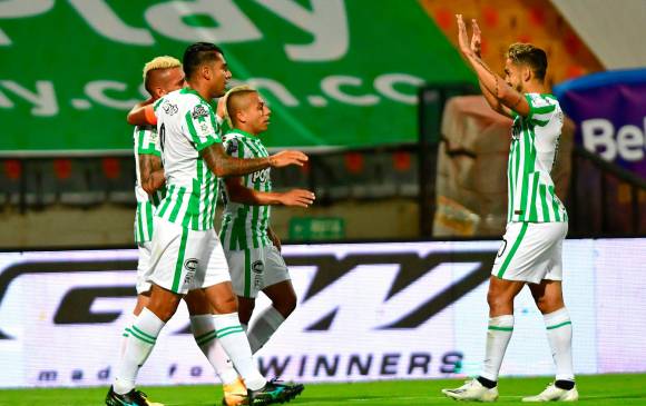 Festejo verdolaga en el triunfo ante Santa Fe. FOTO DIMAYOR
