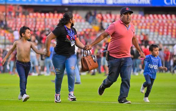 Es una tragedia, aunque no hubo muertos”: México desmiente víctimas fatales  en estadio de fútbol