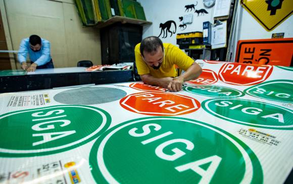 Según subrayó el Consejo Privado de Competitividad (CPC), los costos no laborales asociados a un empleado, actualmente, equivalen al 53% de un salario promedio. FOTO jaime pérez.