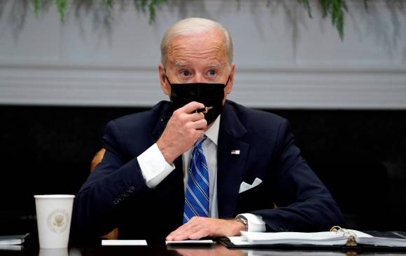EE. UU. eleva las alarmas por ómicron: Biden predice “invierno de enfermedad grave y muerte”