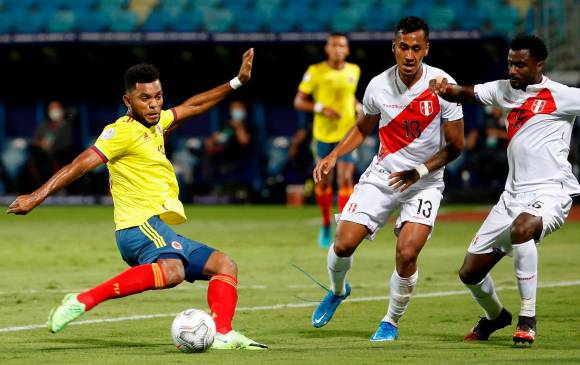 Colombia y Perú se enfrentan por la tercera fecha de la fase de grupos de la Copa América. FOTO EFE