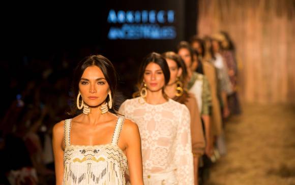 Las pasarelas este año tendrán un control de aforo del 50 % y algunas serán solo virtuales. FOTO carlos velásquez