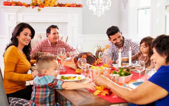 Acción Gracias se celebra el cuarto jueves de noviembre en Estados Unidos, las familias se reúnen para compartir una cena Foto: SStock.