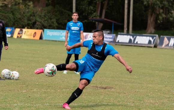 Vladimir Hernández retornará a competencia en un partido exigente. De ahí que el cuerpo técnico tenga precauciones y lo lleve como alternativa. Triunfo con América elevó energía del DIM. FOTO DIM