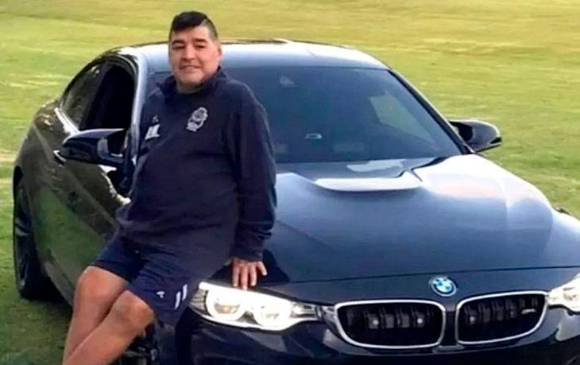 Este es uno de los autos que estarán en la subasta de los bienes de Maradona. FOTO: FOTO TWITTER