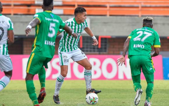 El defensa Jonathan Marulanda registra un gol con Atlético Nacional y tres como profesional, además se consolida en la primera zona del campo en el verde. FOTO dimayor