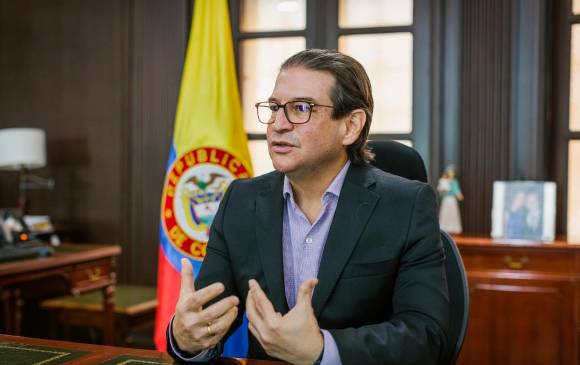 El ministro de Agricultura, Rodolfo Zea, está de acuerdo con la aplicación de la salvaguarda en el TLC con Estados Unidos en beneficio del sector lechero colombiano. FOTO COLPRENSA