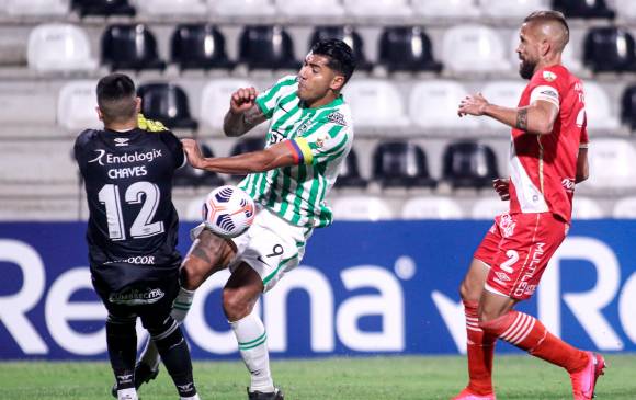 El goleador Jéfferson Duque reaparece con Nacional en el duelo ante Católica. El verde necesita su efectividad. FOTO conmebol
