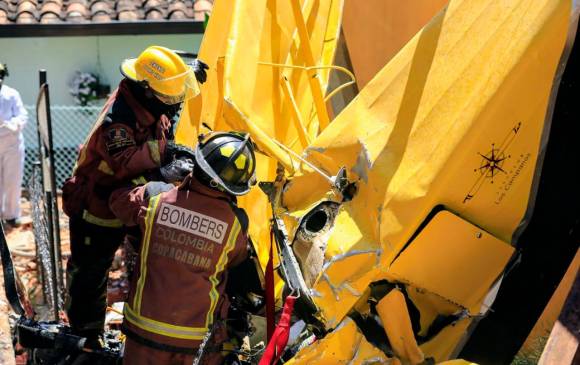 Avioneta cayó sobre una vivienda en Copacabana y fue grabada momentos antes del accidente