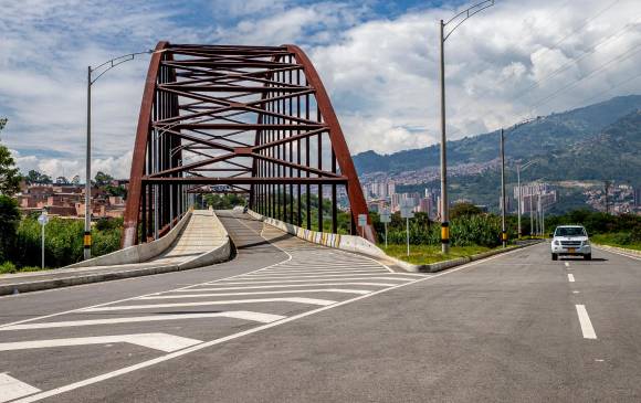 Con una vía de tres carriles y 4,5 kilómetros de longitud, se cumple otro hito en el sueño de tener un Valle de Aburrá completamente conectado entre las zonas norte y sur. FOTO juan antonio sánchez