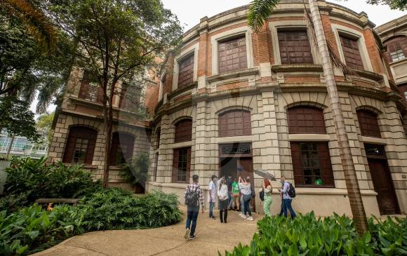 Durante 100 años la Facultad de Medicina de la UdeA fue la única de su tipo en Medellín. FOTO CAMILO SUÁREZ.