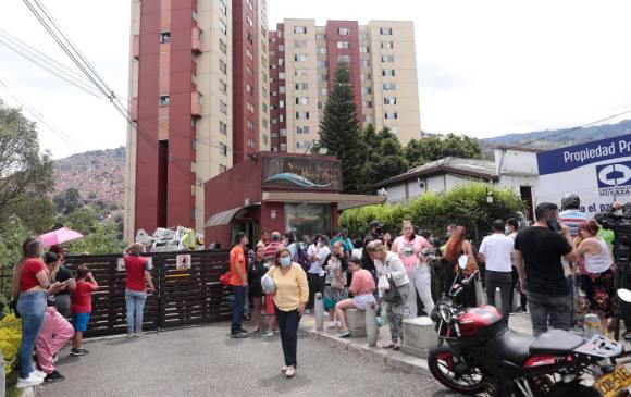 $!El Dagrd informó que se están revisando a los residentes que inhalaron humo. FOTO: CARLOS VELÁSQUEZ.