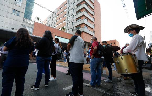 En el plantón hicieron presencia otros grupos sindicales que sumaron su apoyo al sindicato del Hospital General. FOTO: Manuel Saldarriaga.