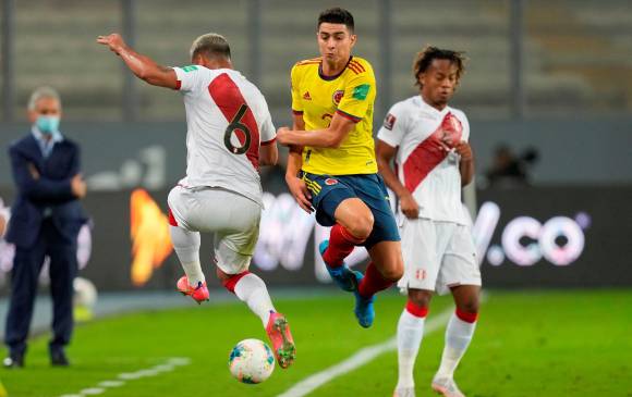 El lateral Stefan Medina, de destaca actuación en el último duelo ante Perú, es una de las opciones del técnico Rueda hoy en la banda derecha. Pelea la posición con Daniel Muñoz. FOTO efe