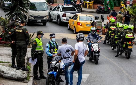 El 21 de enero en el barrio La Colina (Guayabal) mataron al patrullero Mario Vallejo, cuando iba a impedir un robo. El hecho produjo aumento de vigilancia temporal en el área. FOTO julio c. herrera.