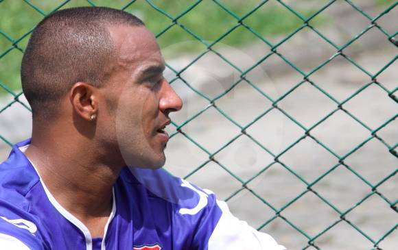 Roberto Carlos Cortés, quien se desempeñaba como lateral izquierdo, siempre se ha declarado como un hincha fiel del Independiente Medellín. Le gustó la llegada del Bolillo Gómez. FOTO archivo EC