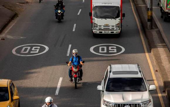El primer eje vial en el que se aplicó la reducción de la velocidad máxima fue la autopista Norte, entre la Feria de Ganado y Punto Cero, arrojando buenos resultados en materia de siniestralidad vial. FOTO CARLOS VELÁSQUEZ