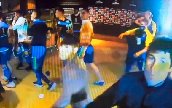 Los colombianos Sebastián Villa y Jorge Bermúdez quedaron grabados haciendo parte de los desmanes. FOTO CAPTURA DE VIDEO