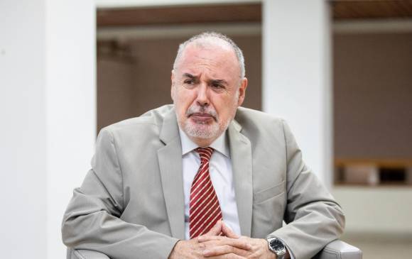 Gilberto Tobón Sanín fue profesor de la Universidad Nacional y cobró reconocimiento como opinador político en las redes sociales. Foto: Camilo Suárez