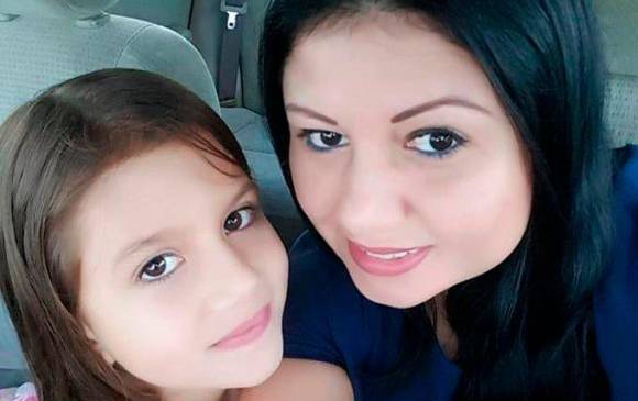Liliana Moreno, de 41 años, y su hija, de 8, fueron vistas por última vez ese día con el padre de la menor. FOTO @AngelaCedeno_PI