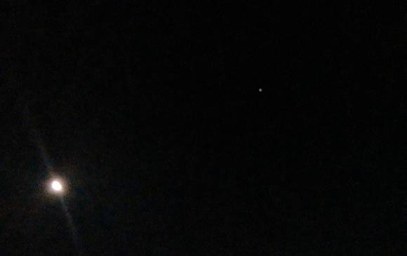 Expertos consideran que a simple vista el acercamiento da la impresión de que hay un planeta doble. FOTO CORTESÍA