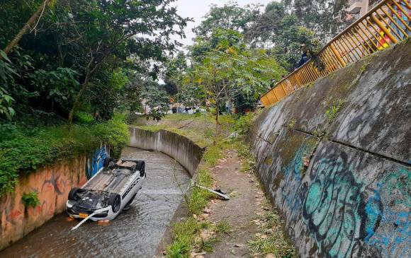 Cuatro vehículos se volcaron en Medellín, Envigado y Cisneros