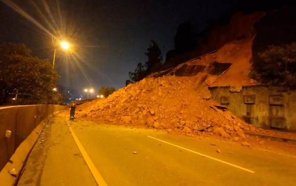 Al parecer el arreglo de la parte afectada no depende de una concesión vial, sino del municipio de Copacabana. <b>FOTO: CORTESÍA POLICÍA DE TRÁNSITO.</b>