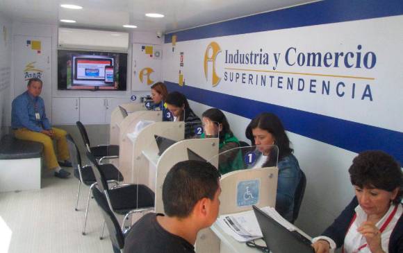 La SIC también formuló pliego de cargos contra 12 personas naturales vinculadas con las empresas: FOTO: COLPRENSA. 